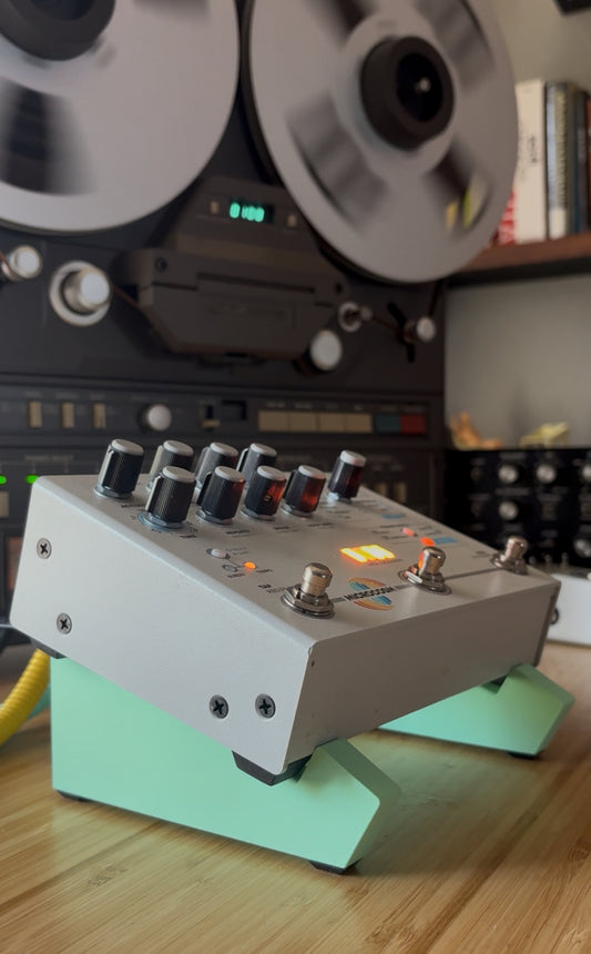Mono Stand – Mint (Synth & Effects Desktop Stand)